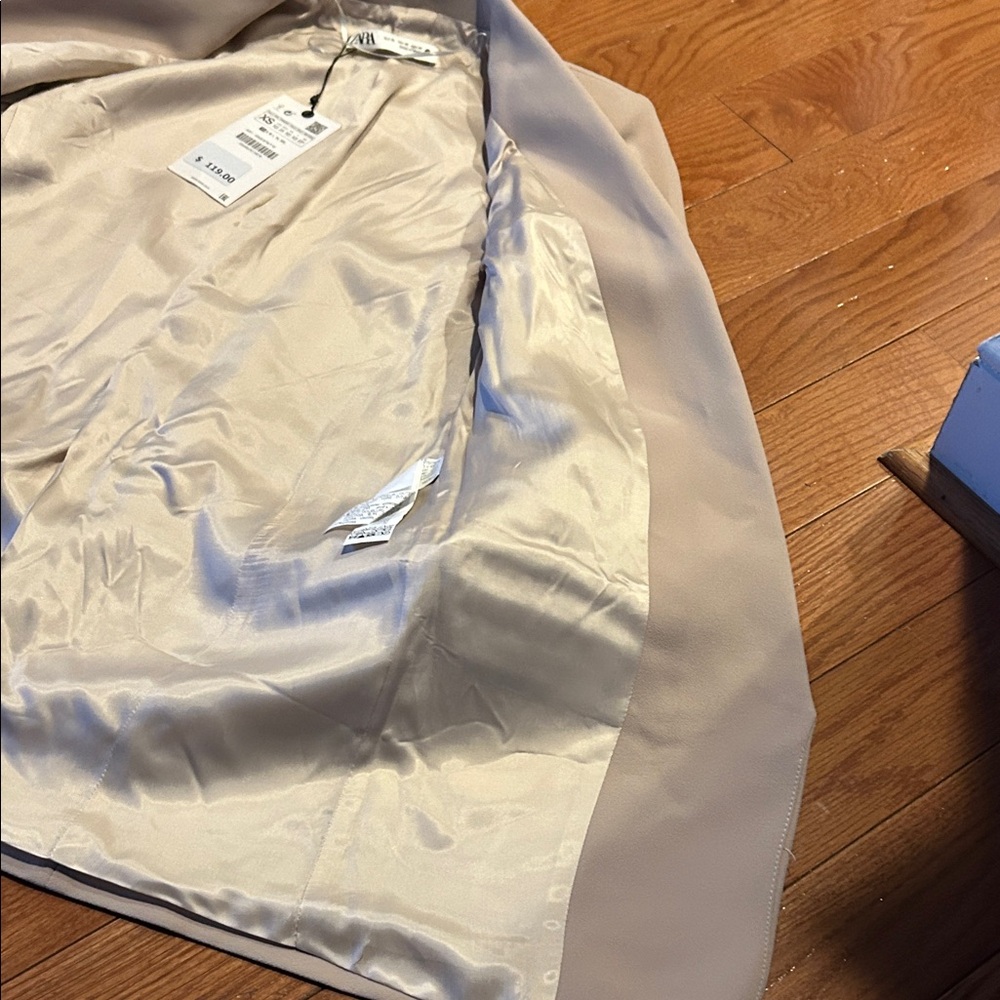 Zara Classic Tan Blazer - Picture 6 of 8